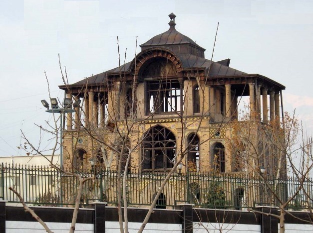 کاخ عشرت‌آباد